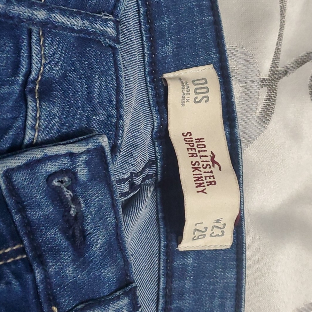 Jeans - Picture 2 of 3